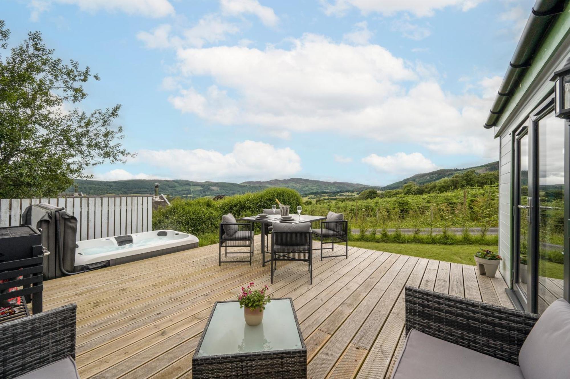 Kinnaird Woodland Lodges Питлохри Екстериор снимка