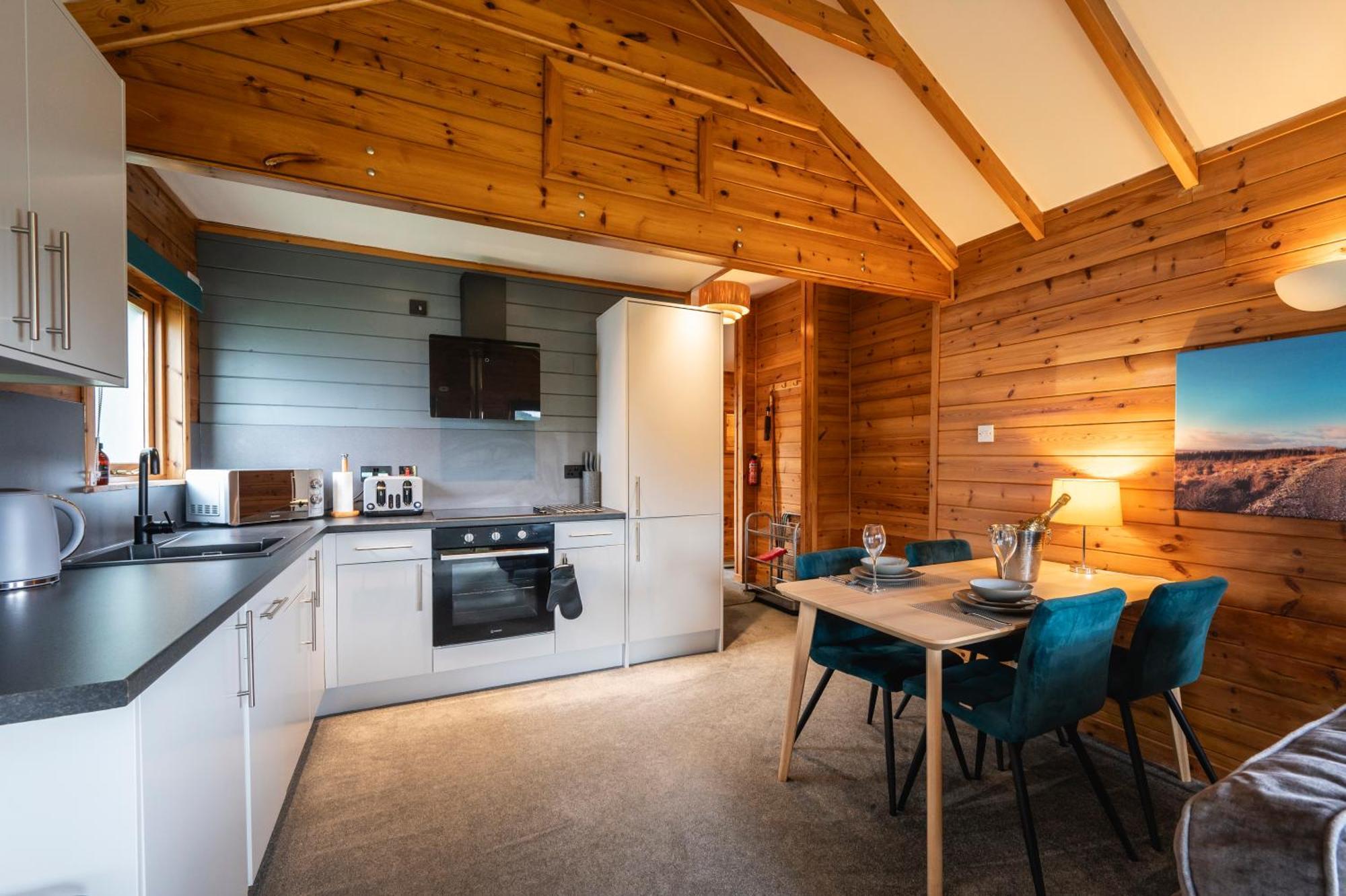 Kinnaird Woodland Lodges Питлохри Екстериор снимка