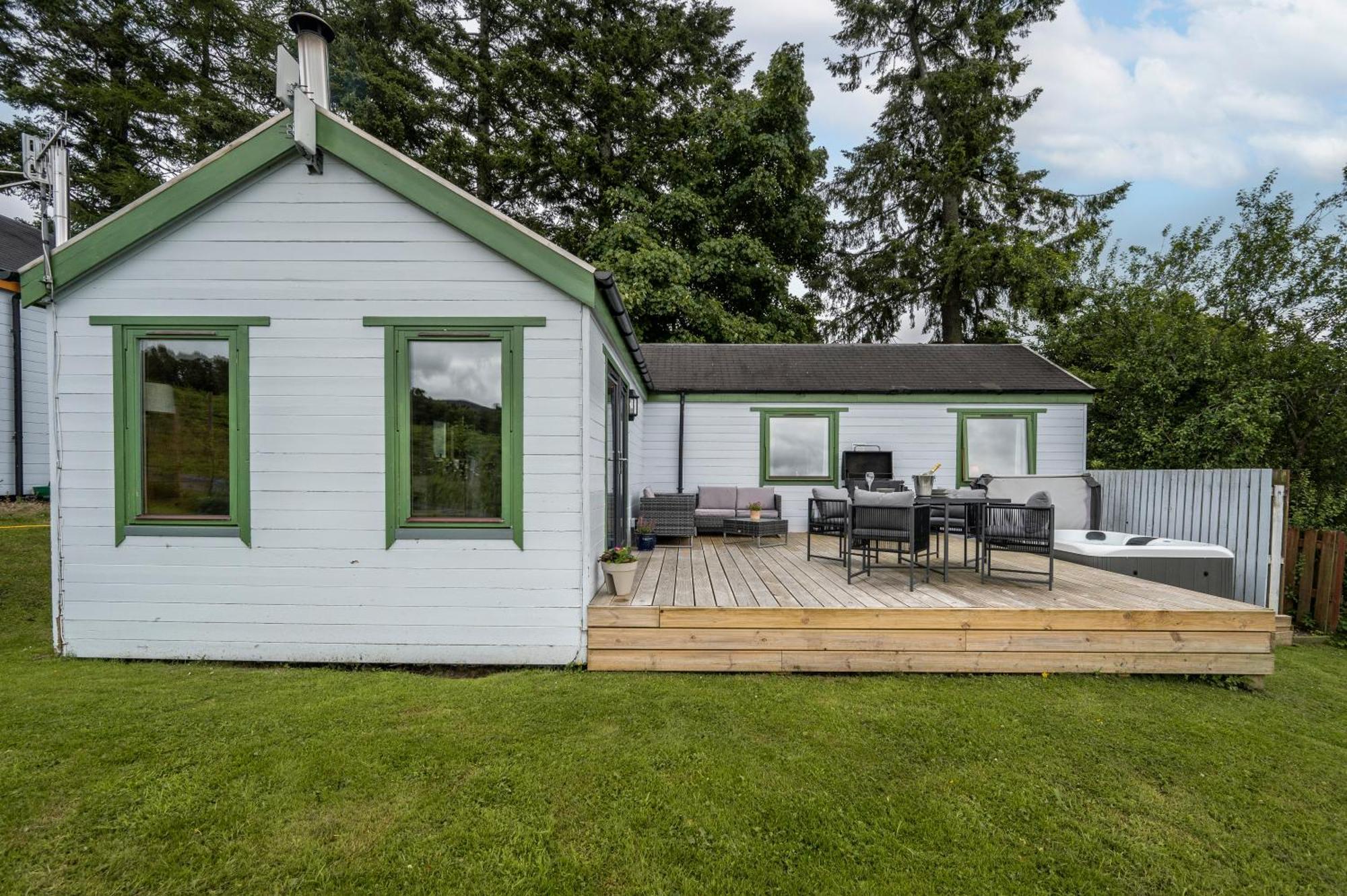 Kinnaird Woodland Lodges Питлохри Екстериор снимка