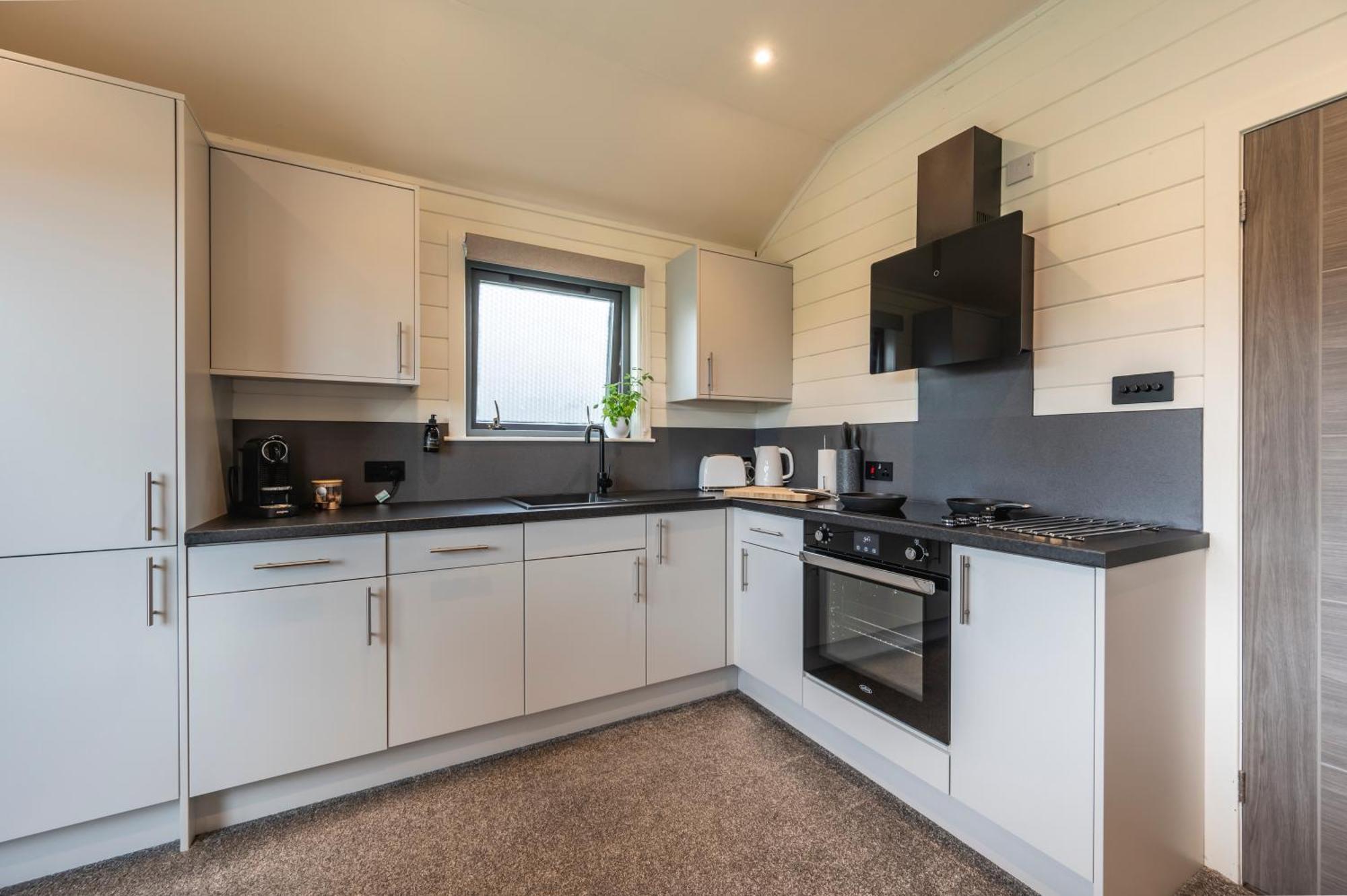 Kinnaird Woodland Lodges Питлохри Екстериор снимка