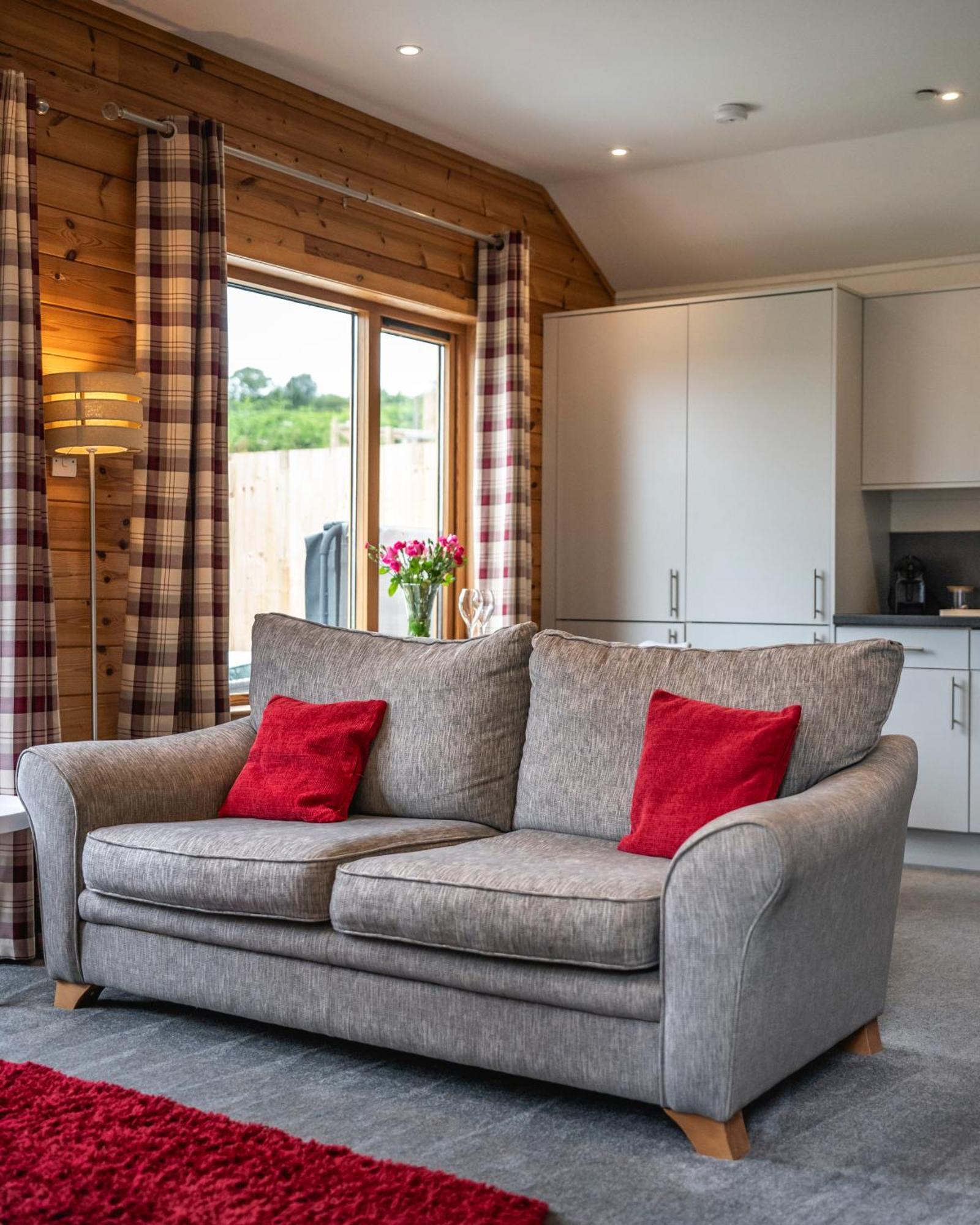 Kinnaird Woodland Lodges Питлохри Екстериор снимка