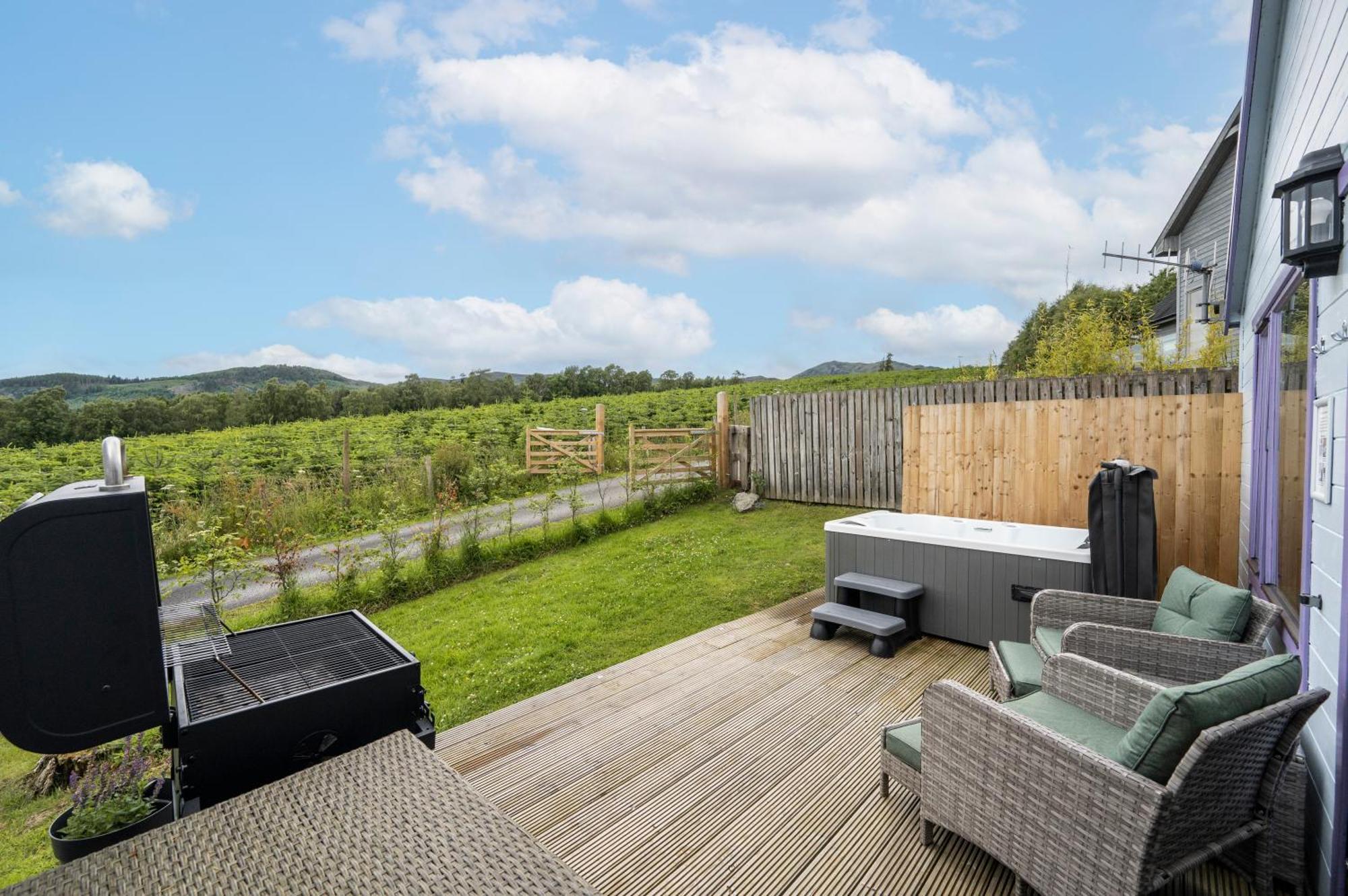 Kinnaird Woodland Lodges Питлохри Екстериор снимка